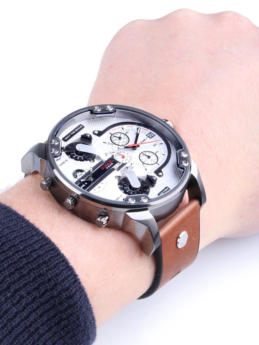 Diesel DZ7394 นาฬิกาผู้ชาย Diesel รุ่น DZ7394, Mr.Daddy 2.0 Chronograph Leather Silver Dial 4 Time Zone Men's Watch