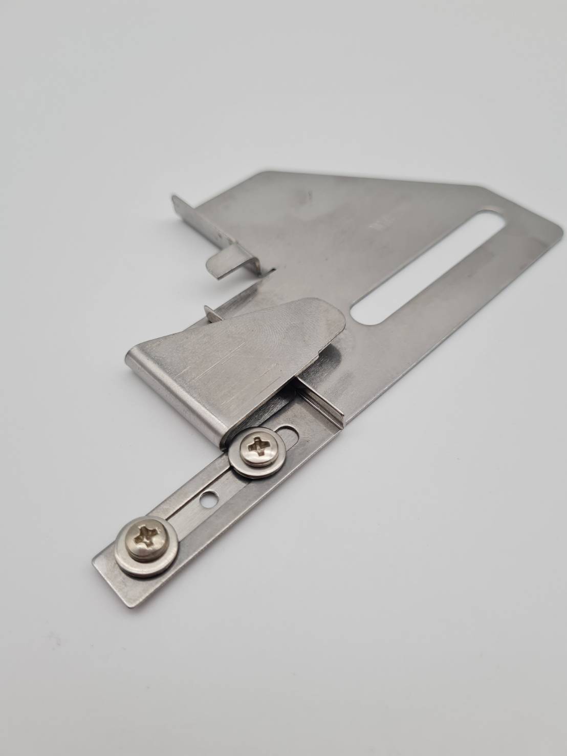 ซองพับชายจักรลาอุตสาหกรรมสำหรับจักรลาพื้นเรียบ พับชายผ้า ชายเสื้อยืด สามารถประยุกต์ ใช้กับจักรอุตสาหกรรมเข็มเดี่ยว ได้