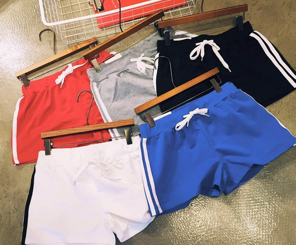 กางเกง กระโปรงแฟชั่น : กางเกงขาสั้นใส่อยู่บ้านผูกเอว แต่งแถบสีขาว น่ารัก น่ารักจ้า