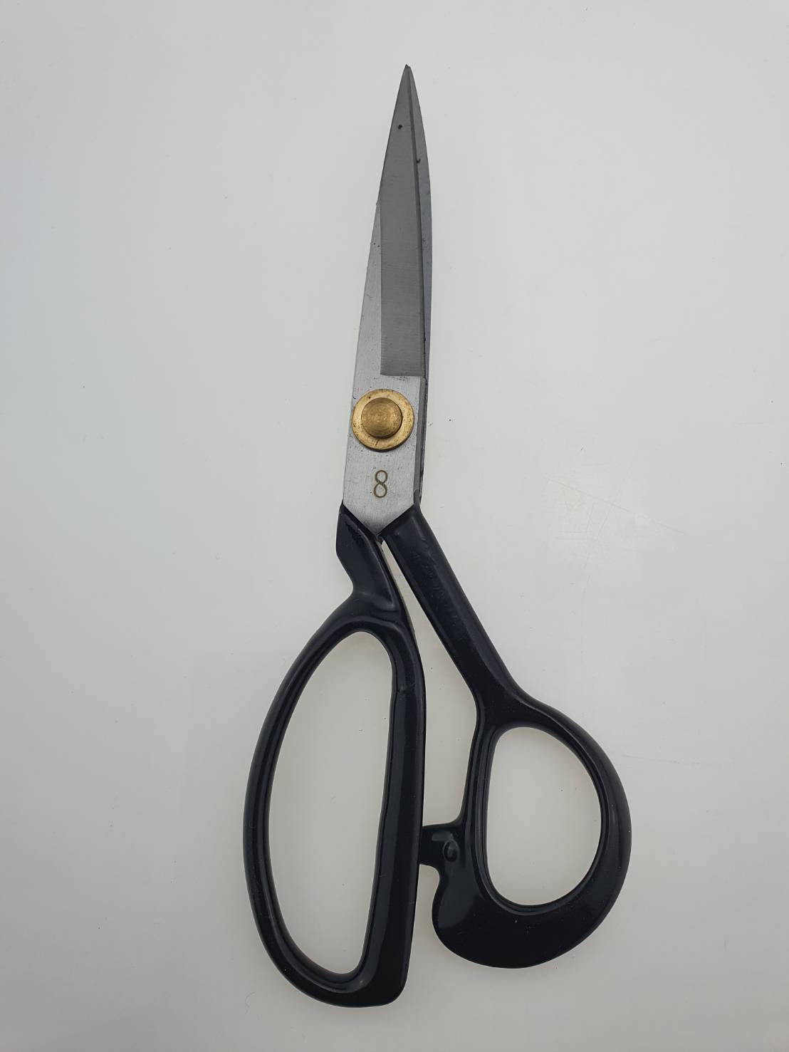 กรรไกรตัดผ้า น้ำหนักเบาผลิตจากเหล็กกล้าอย่างให้งานได้ทันทีไม่ต้องลับคมใหม่ตอนเริ่มใช้งาน