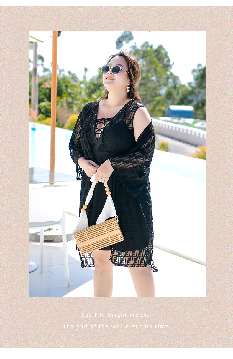 ชุดว่ายน้ำคนอ้วน 7xl,9xl พร้อมส่ง :ชุดว่ายน้ำไซส์ใหญ่ชุดเที่ยวทะเลสีดำสายถักด้านหน้ามาพร้อมเสื้อคลุมตัวเก๋ มีกางเกงขาสั้นใส่ด้านใน แบบสวยน่ารักมากๆจ้า : 7XL รอบอก 42 - 52 นิ้ว เอว 40 - 50 นิ้ว สะโพก 44 - 56 นิ้ว เสื้อคลุมรอบอกกว้าง 54 นิ้ว :9XL รอบอก 46