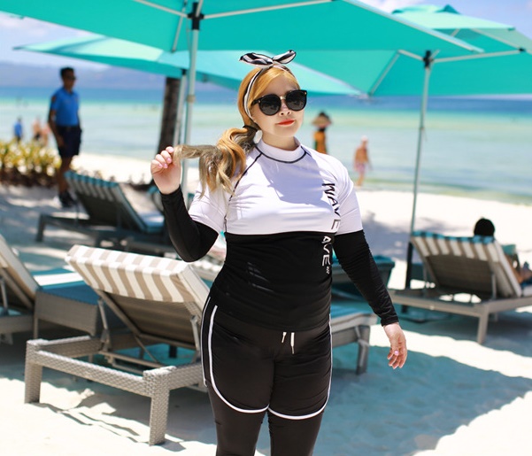 ชุดว่ายน้ำคนอ้วน พร้อมส่ง :ชุดว่ายน้ำไซส์ใหญ่แบบสปอร์ตสีดำขาวแต่งลายอักษร set 5 ชิ้นมีเสื้อแขนยาว บรา บิกินี่ กางเกงขาสั้น กางเกงขายาว แบบสวยคุ้มสุดๆจ้า:รายละเอียดไซส์คลิกเลยจ้า