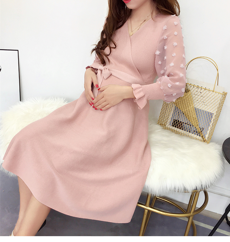 เดรสคลุมท้องแฟชัน ผ้ายืดเนื้อนิ่ม ช่วงแขนซีทรูประดับด้วยดอกไม้3มิติ ช่วงเอวผูกปรับขนาด ฟรีไซส์