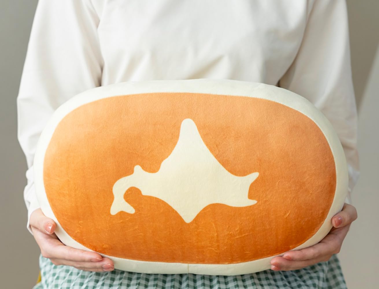 [PRE-ORDER] หมอนขนมปัง ชีสเค้กฮอกไกโด นำเข้าจากญี่ปุ่น Yamazaki Hokkaido Cheese Steamed Cake Cushion 北海道チーズ蒸しケーキFAN BOOK