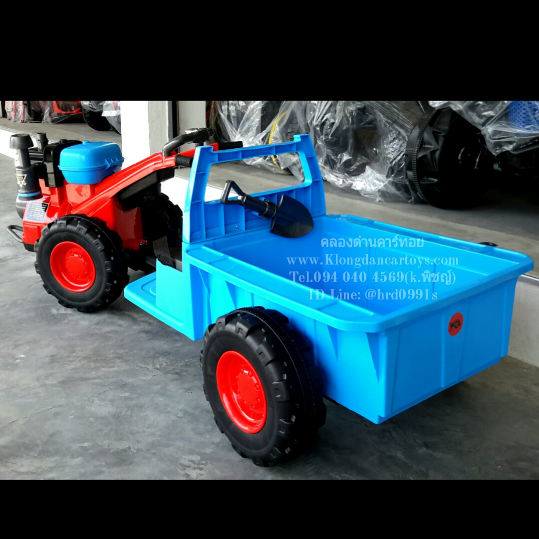 รถเด็กแทคเตอร์ไถนาแบตเตอรี่(รับน้ำหนักได้90โล, ท้ายมีที่นั่งเสริม,ปรับเลื่อนที่นั่งได้3ระดับ, มีเสียงเครื่องรถไถ เล่นUSBได้ มีเพลงในตัว และมีไฟ มีกล่องเก็บของ วิ่งได้จริง กะบะกว้างมาก) งานพลาสติกอย่างดีเงางาม
