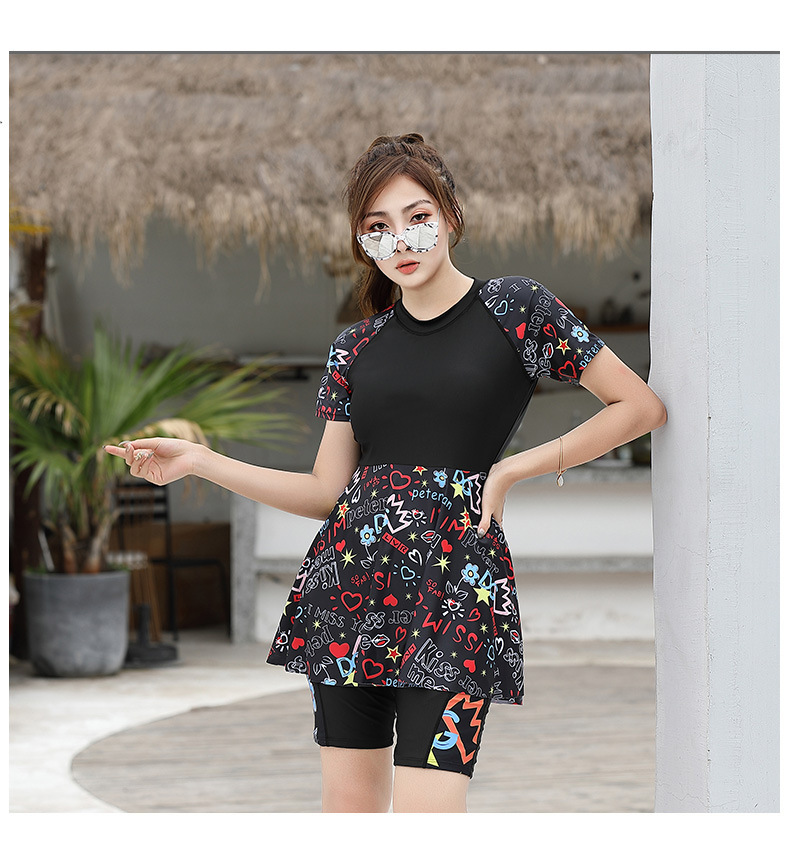 ชุดว่ายน้ำคนอ้วน แบบสปอร์ต 6xl พร้อมส่ง: ชุดว่ายน้ำไซส์ใหญ่สีดำแต่งลายกราฟฟิกมีเสื้อกับกางเกงแบบสวยน่ารักมากๆจ้า:รอบอก42-50นิ้ว เอว38-46่นิ้ว สะโพก40-52นิ้ว