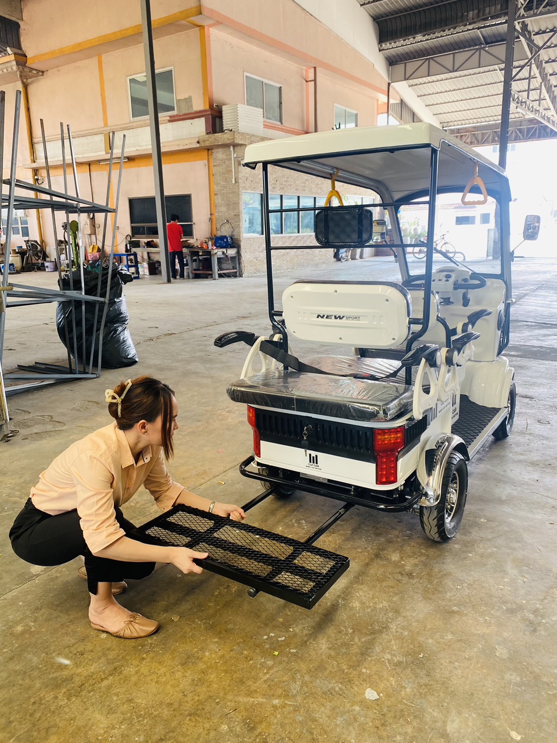 รถไฟฟ้า 4 ล้อ 4-5 ที่นั่ง รุ่น M-01T ยี่ห้อ CLP CAR ขับแฮนด์บิด