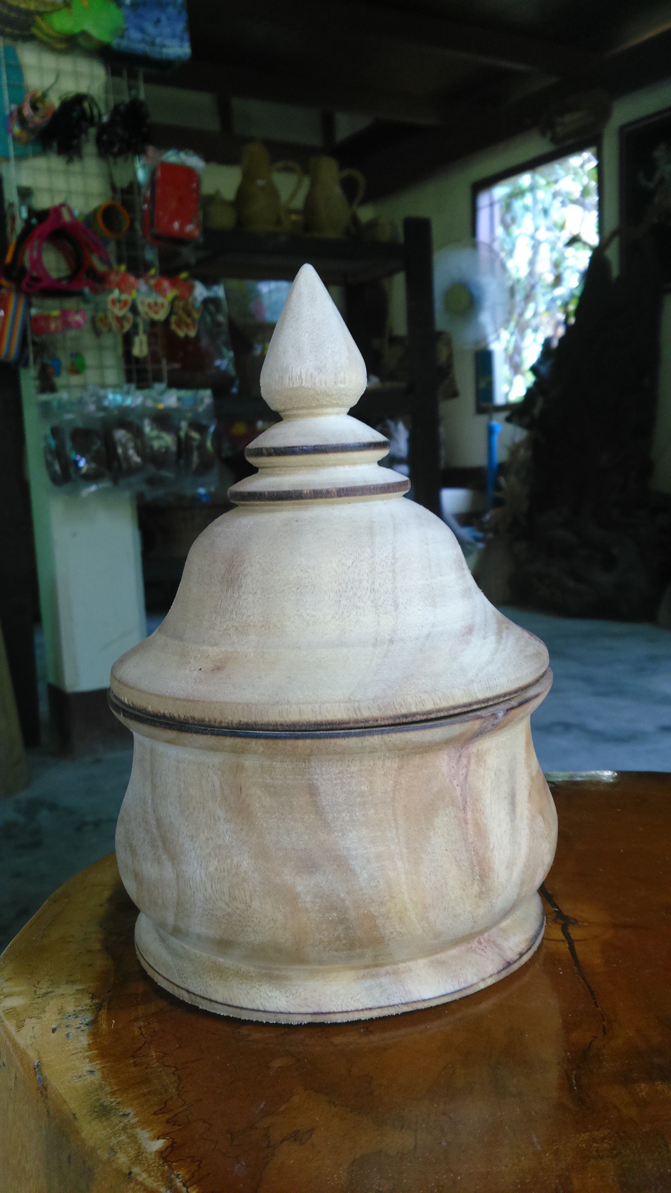 ถ้วย ทรงเบญจรงค์ ไม้เทพทาโร