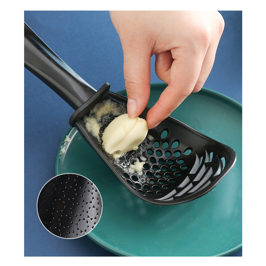 ทัพพีด้ามยาว ขูด บด กรองอาหาร ช้อนเอนกประสงค์ ช้อนกรอง