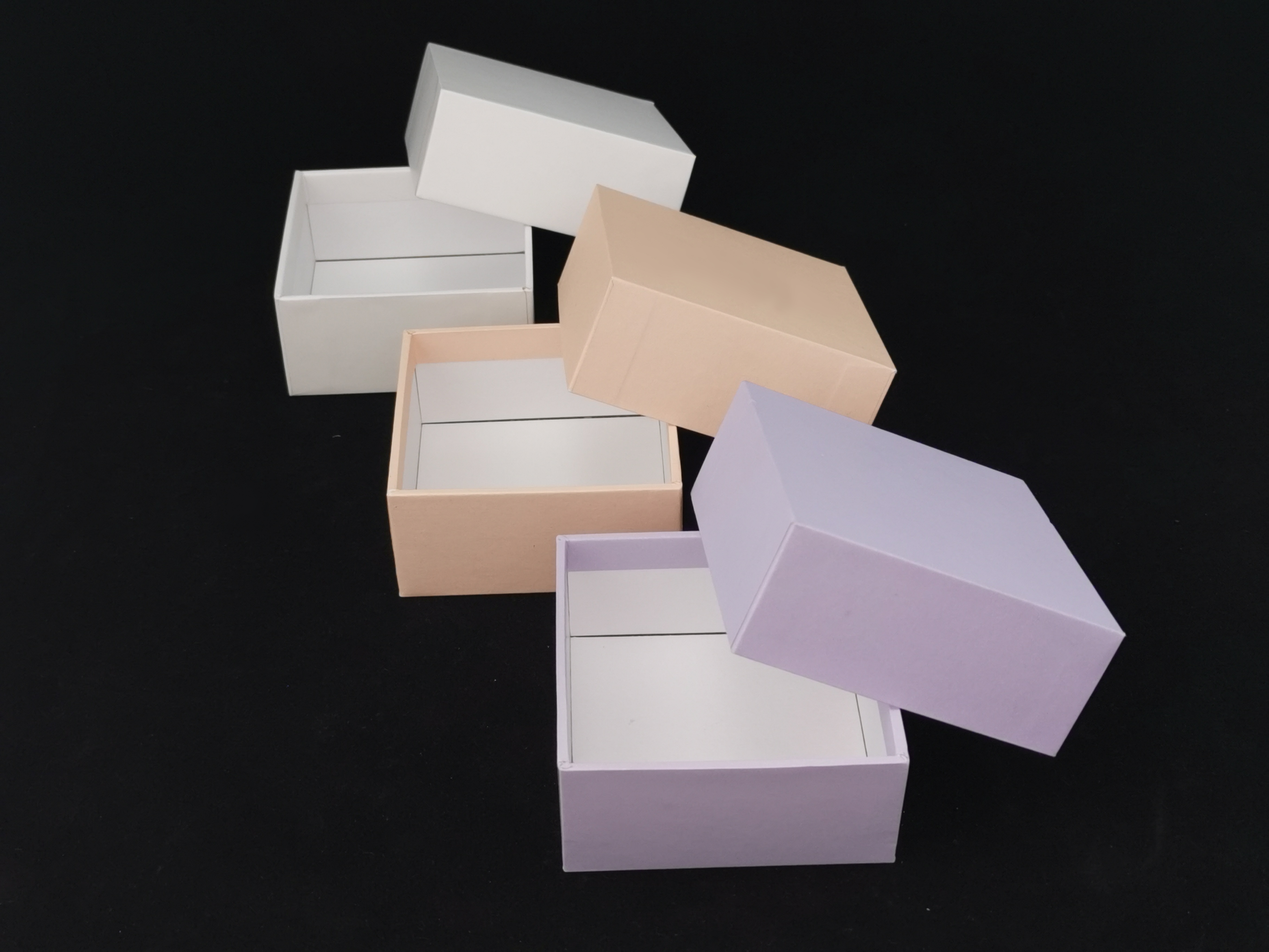 RC115 กล่องจั่วปัง ทรงฝาครอบ ขนาด 8 x 8 x 4 ซม.