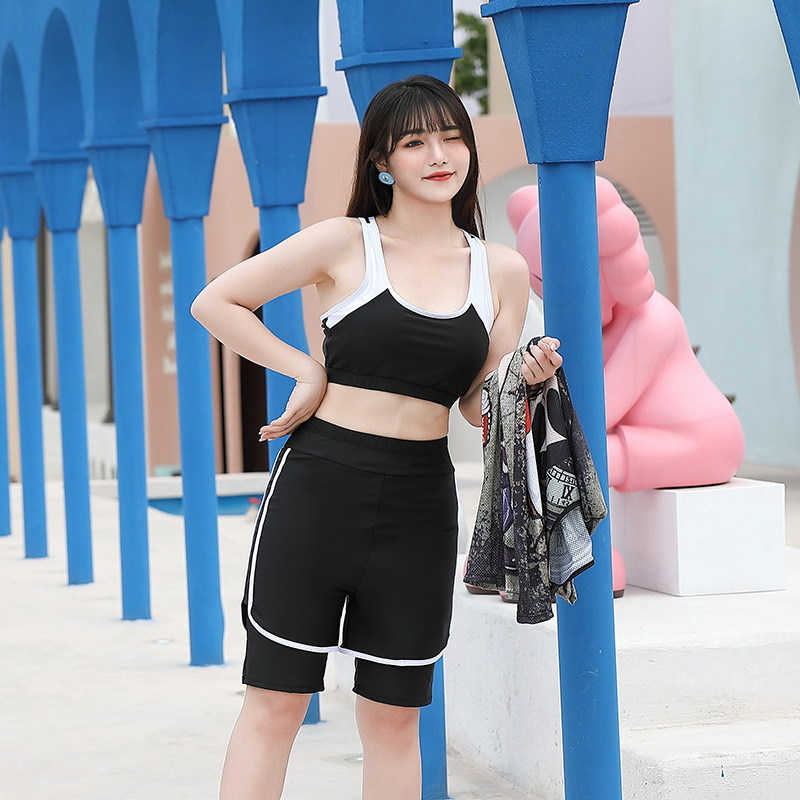 ชุดว่ายน้ำแบบสปอร์ต ไซส์ใหญ่ 7xl พร้อมส่ง:ชุดว่ายน้ำคนอ้วนสีดำแต่งลายการ์ตูน set 3 ชิ้นมีเสื้อคลุมตัวยาว บราและกางเกงขาสั้น แบบสวย คุ้มมากๆจ้า :- บรารอบอก 44 - 54 นิ้ว - เอว 36 - 48 นิ้ว - สะโพก 44 - 56 นิ้ว - เสื้อคลุมกว้าง 56 นิ้ว