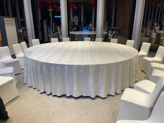 Trp. Trp.ทีอาร์พี ชุดโต๊ะกลม 20 ที่นั่ง พร้อมชุดจานหมุนอาหาร และ ฐานรองหมุนไฟฟ้าถ่านชาร์ทรีโมท