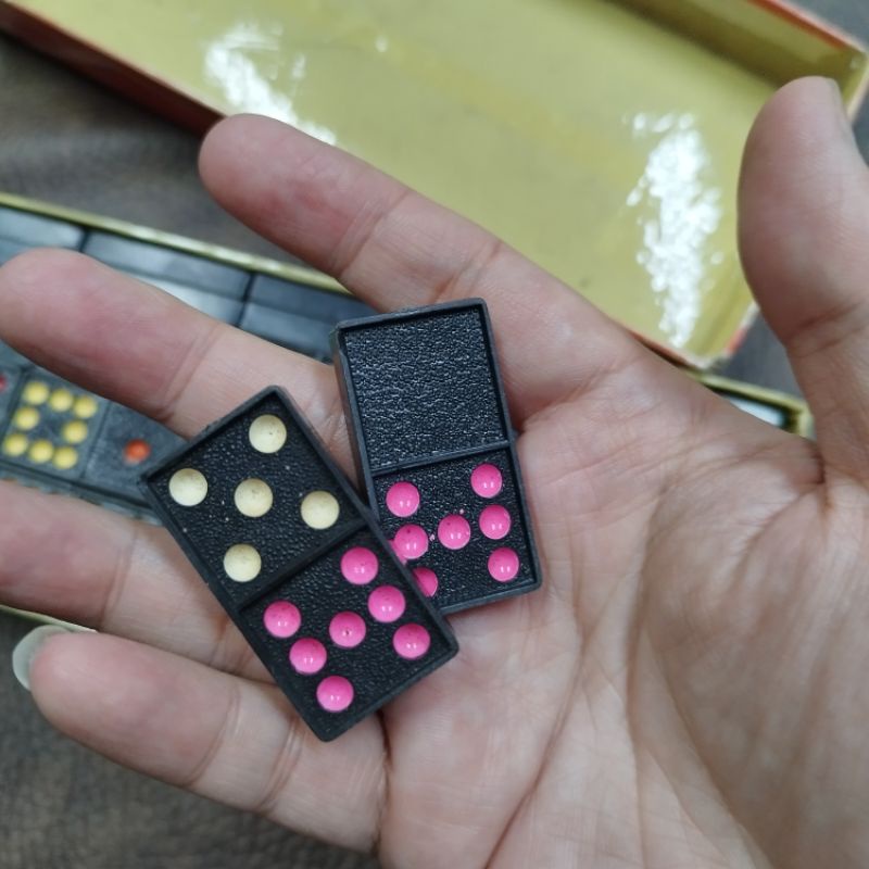 dominoes เกมกล่องโดมิโน่ ของเก่า ของสะสม ลดราคา ของโบราณ
