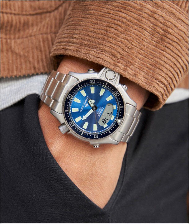 Citizen JP2000-67L นาฬิกาผู้ชาย Promaster Aqualand Diver Men's Watch