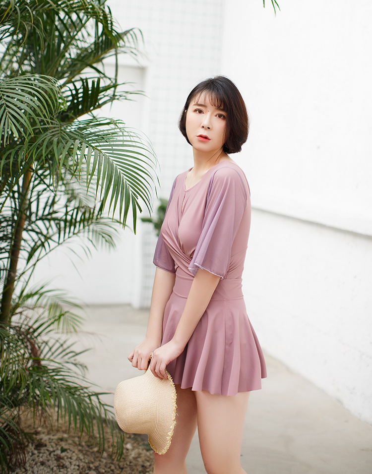 ชุดว่ายน้ำคนอ้วน พร้อมส่ง :ชุดว่ายน้ำไซส์ใหญ่สีชมพูกะปิ set 2 ชิ้น.มีชุดเสื้อวันพีชและกระโปรง แบบเก๋ น่ารักมากๆจ้า:รอบอก40-50นิ้ว เอว36-46นิ้ว สะโพก38-50นิ้ว กระโปรง เอว34-46นิ้ว