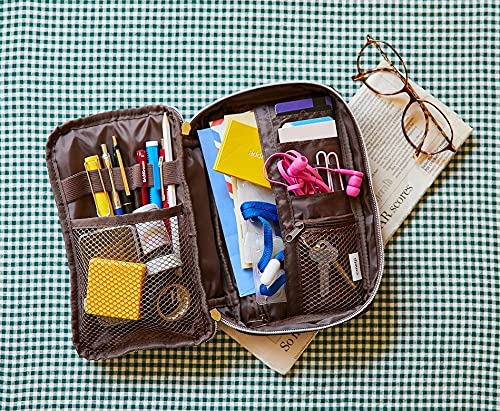 [พร้อมส่ง] กระเป๋าใส่เครื่องสำอาง ทรงช็อคโกแลต ฉลองครบรอบ 95 ปี เมจิช็อคโกแลตญี่ปุ่น นำเข้าจากญี่ปุ่น Meiji Milk Chocolate Pouch Book Bag 明治ミルクチョコレート 95th Anniversary マルチポーチ BOOK (バラエティ)