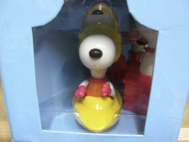 โมเดลสนูปปี้ (Snoopy) 6 แบบ ขนาด 7 นิ้ว (McDonalds)