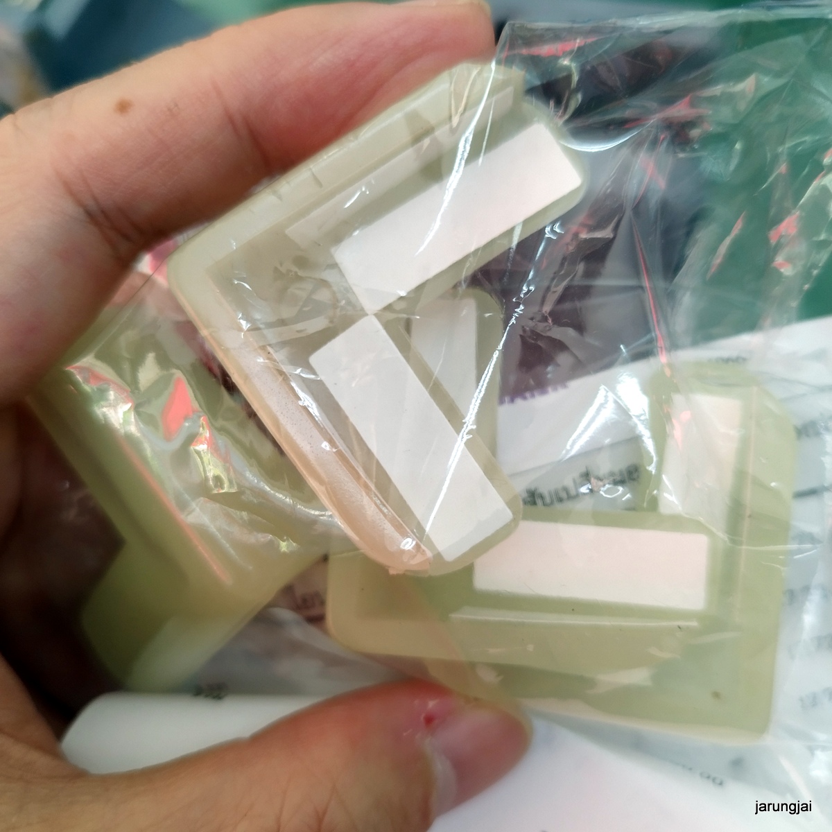 ยางติดมุมโต๊ะ แบบเรืองแสง สำหรับลบมุม ลบคม ซิลิโคนกันชนมุมโต๊ะ มุมเตียง 1 ชิ้น