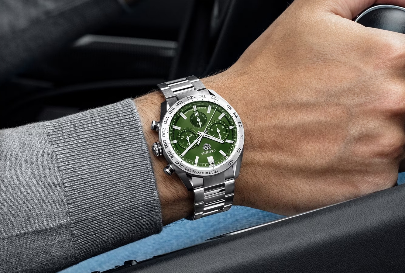 Tag Heuer CBN2A10.BA0643 นาฬิกาผู้ชาย Carrera Automatic Chronograph 44m Men's Watch