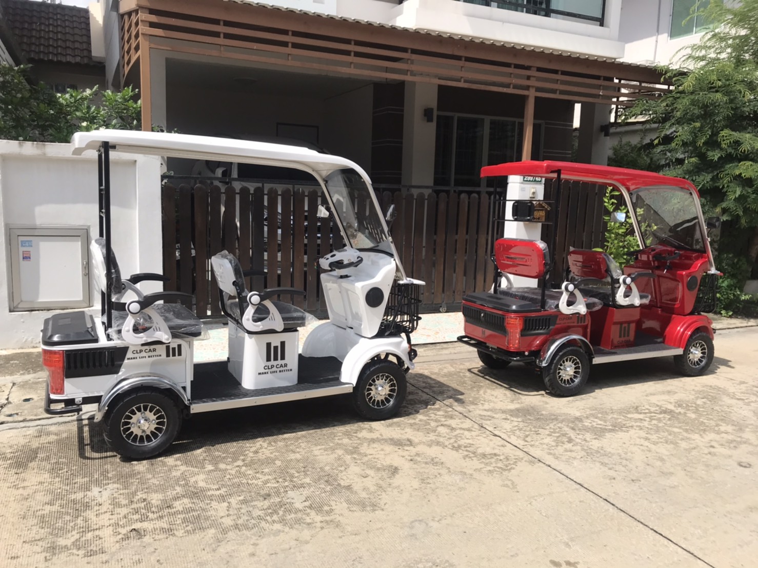 รถไฟฟ้า 4 ล้อ 3 ที่นั่ง รุ่น M-01 ยี่ห้อ CLP CAR สีขาว ขับแฮนด์บิด