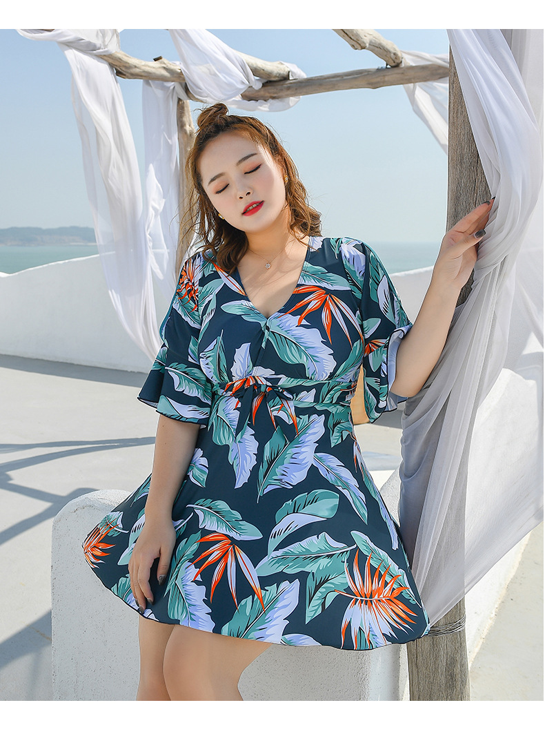 ชุดว่ายน้ำคนอ้วน วันพีช9xl พร้อมส่ง :ชุดว่ายน้ำไซส์ใหญ่เที่ยวทะเลสีเขียวแต่งลายใบไม้ผูกโบว์และสายถักด้านหลัง มีกางเกงขาสั้นใส่ด้านใน แบบสวยน่ารักมากๆจ้า :รอบอก44 - 58 นิ้ว - เอว 44 - 56 นิ้ว - สะโพก 46 - 62 นิ้ว