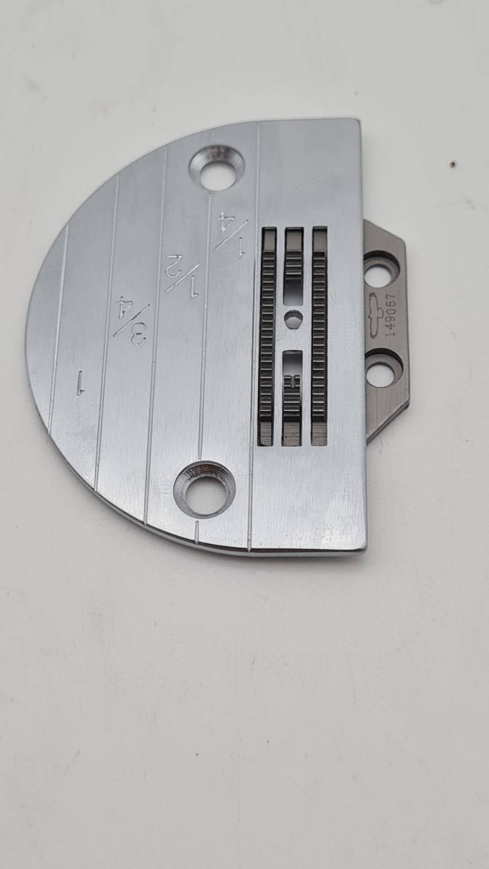 แป้นฟันจักรสำหรับจักรอุตสาหกรรมเข็มเดี่ยวสำหรับงานเย็บผ้าทั่วไป Plate Feed dog