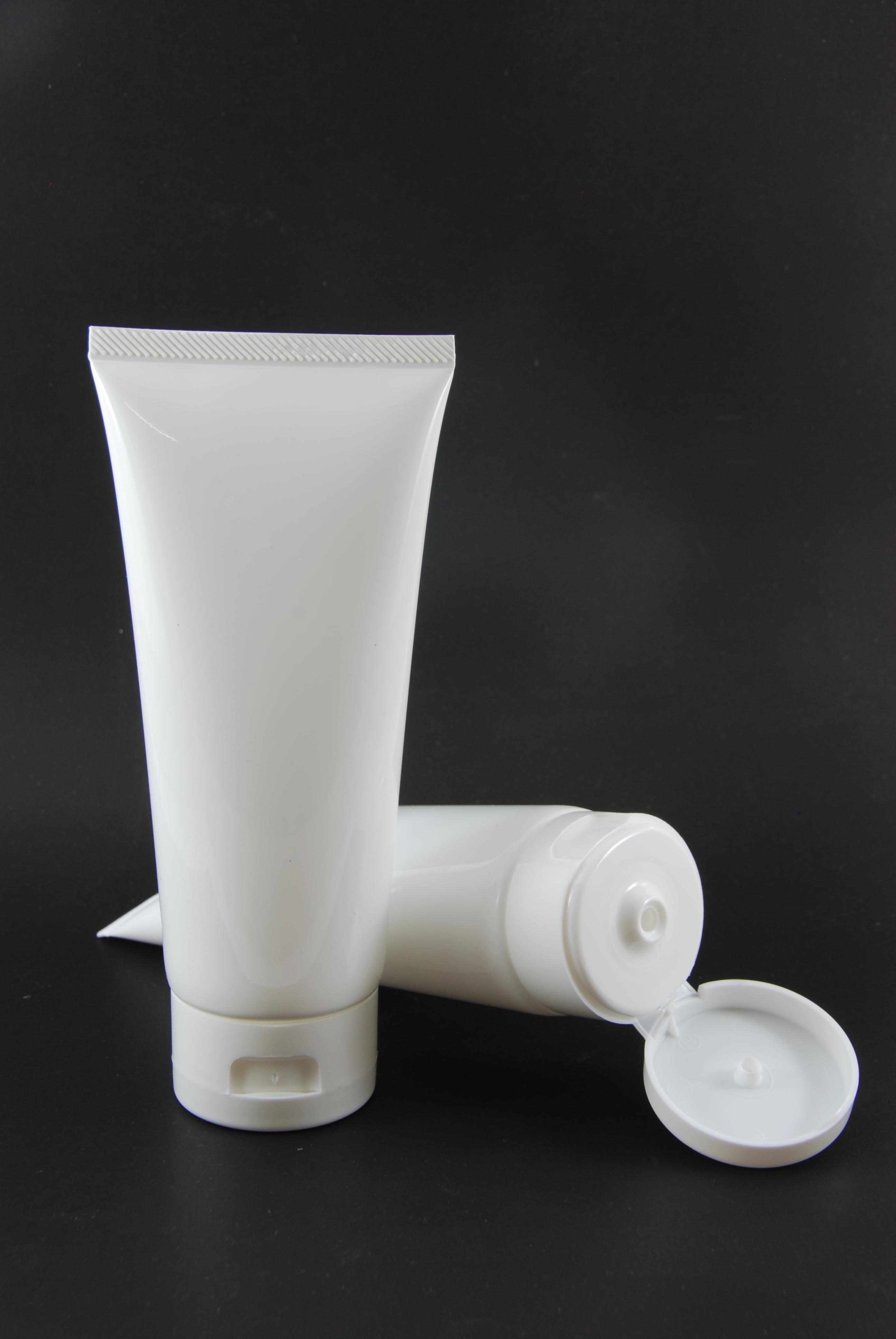 หลอดโฟม 150 กรัม สี ขาวทึบ แพคละ 10 ใบ