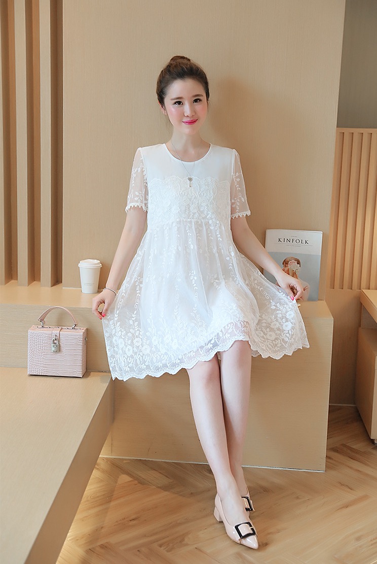 ชุดคลุมท้องผ้าลูกไม้ มีซับใน แขนซีทรู มีเชือกผูกหลัง งานละเอียดสวยมากค่ะ M L XL XXL