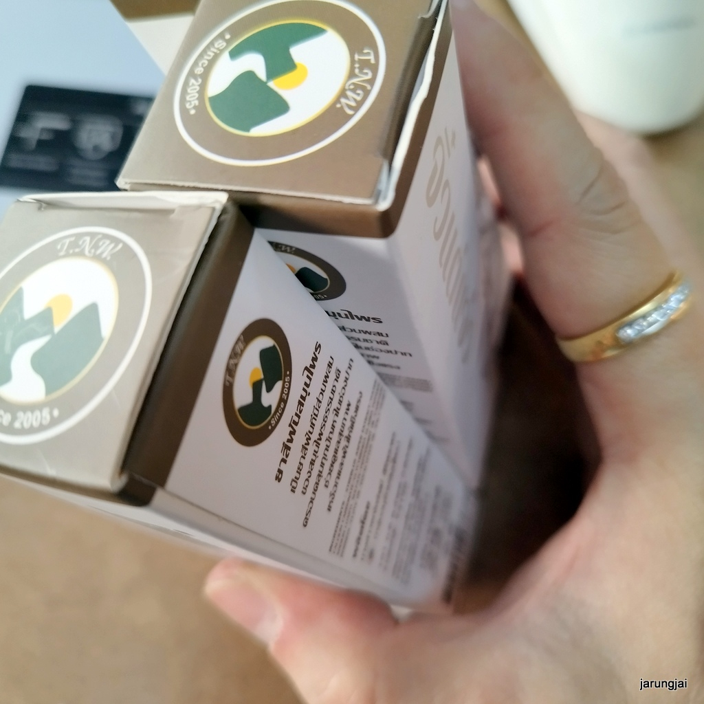 ยาสีฟันสมุนไพร T.N.W ขนาด 25 กรัม ยาสีฟันจิ๋วแต่แจ๋ว ยาสีฟันดูแลสุขภาพเหงือกและฟัน ยาสีฟัน TNW