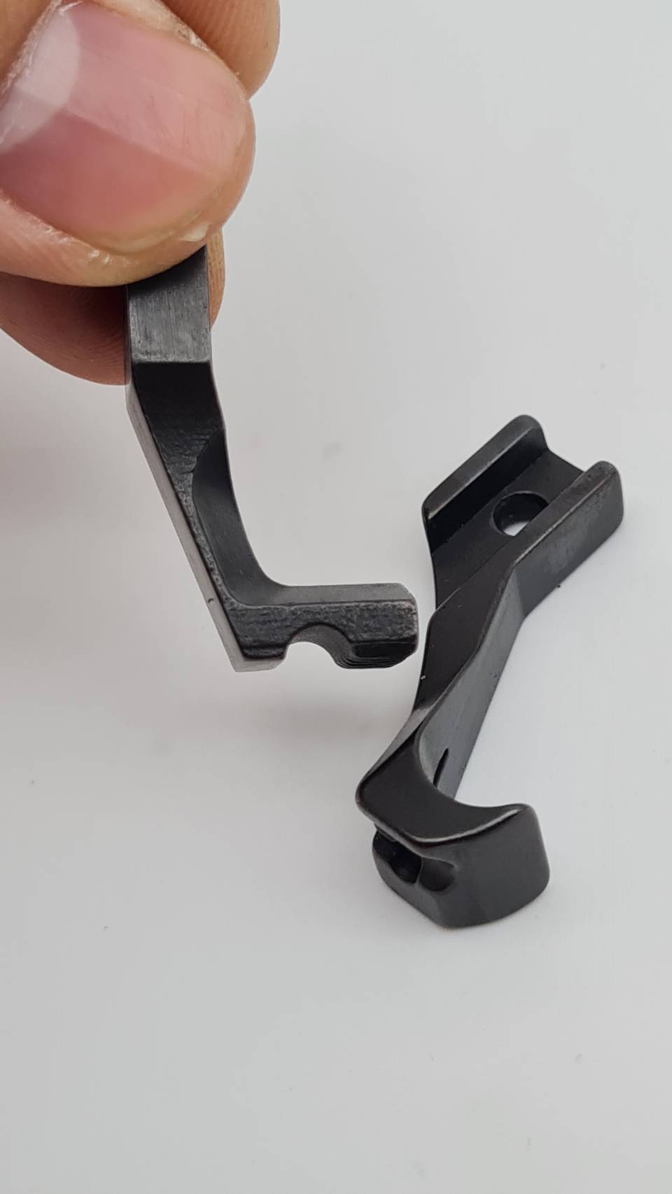 ตีนผีสำหรับจักรเย็บผ้าตีนตะกุย จักรเย็บแบบ แบบร่องเชือก ร่องขนาด 3/16 U31 3/16B ใช้งานเย็บเหยียบบนเส้นเชือกหรือตะเข็บผ้า