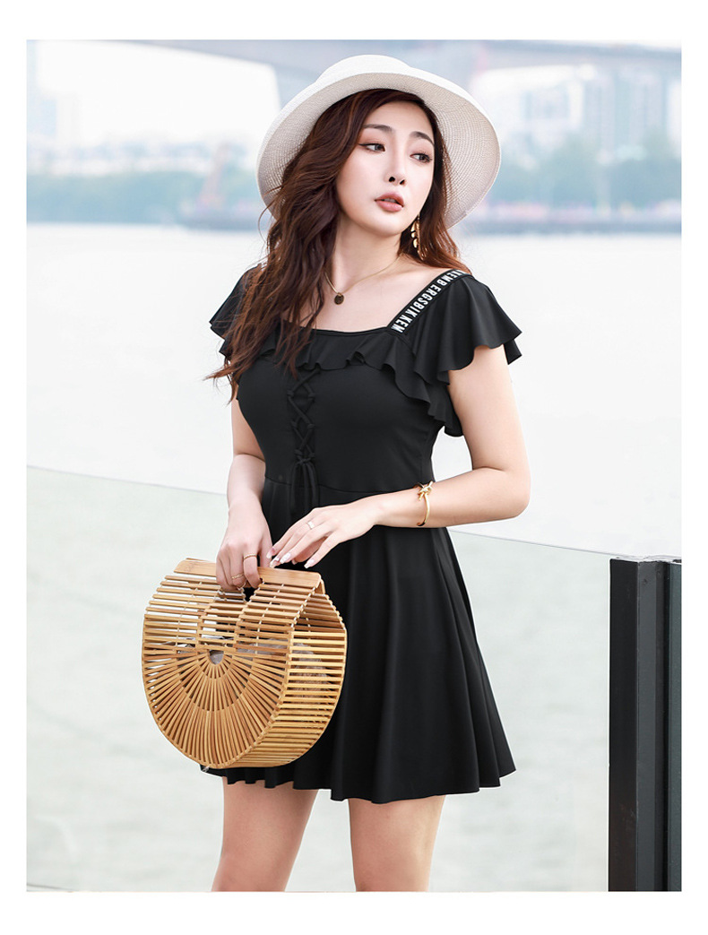 ชุดว่ายน้ำไซส์ใหญ่ 7xl พร้อมส่ง :ชุดว่ายน้ำคนอ้วนสีดำผูกโบว์ด้านหน้าแต่งสายอักษร มีกางเกงขาสั้นใส่ด้านในแบบสวยน่ารักมากๆจ้า:รอบอก44-54นิ้ว เอว42-52นิ้ว สะโพก46-58นิ้ว