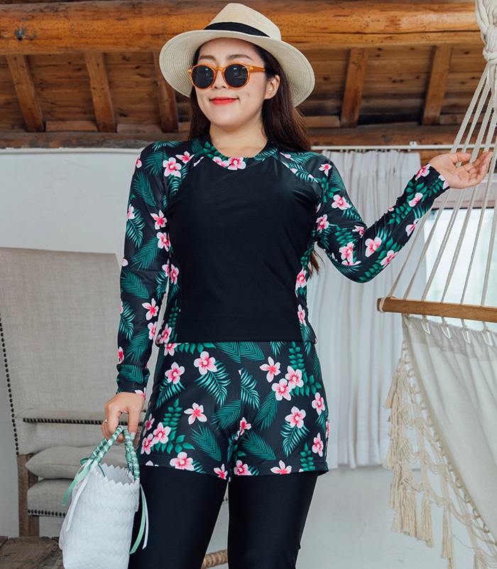 ชุดว่ายน้ำคนอ้วน แบบสปอร์ต 5xl พร้อมส่ง :ชุดว่ายน้ำไซส์ใหญ่สีดำแขนยาวแต่งลายดอกไม้สีชมพู มีกางเกงขาสั้นติดกางเกงขายาว แบบเก๋น่ารักมากๆจ้า:รอบอก38-48นิ้ว เอว34-42นิ้ว สะโพก40-52นิ้ว