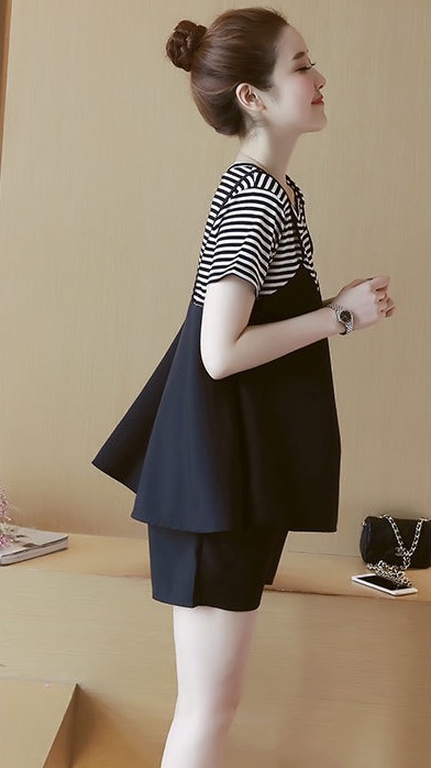 ชุดเสื้อ+กางเกง สุดน่ารัก เสื้อเหมือนใส่2ตัว กางเกงมีผ้าพยุงครรภ์ มีสายปรับขนาด M,L,XL,XXL