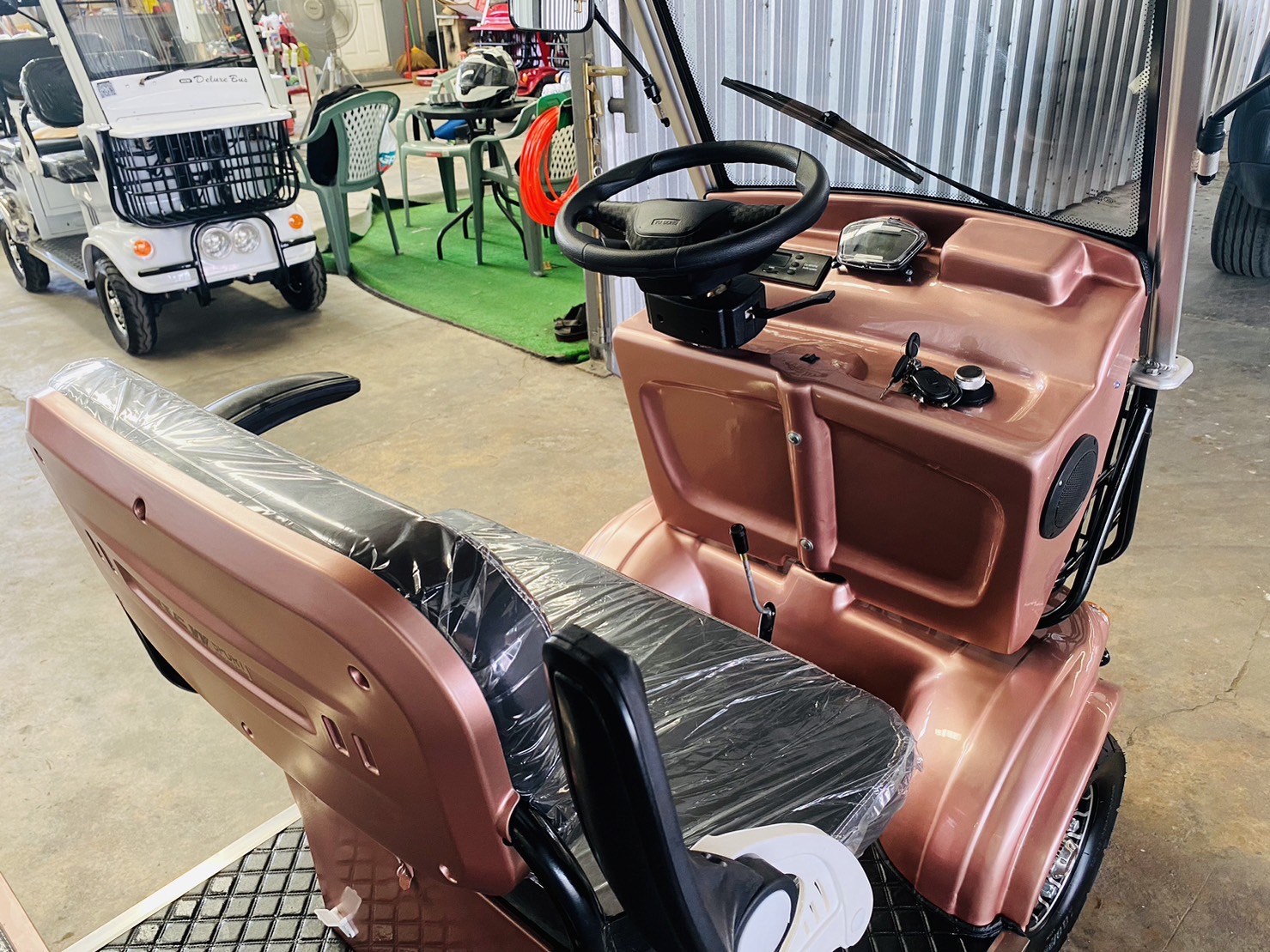 รถกอล์ฟไฟฟ้า 4 ล้อ 4 ที่นั่ง รุ่น M-04 ขับแบบพวงมาลัย