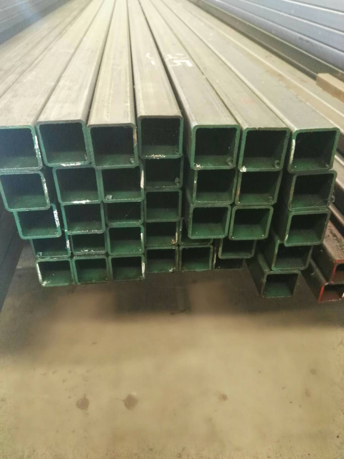 เหล็กกล่อง 2" x 2" x 2.8mm x 6M