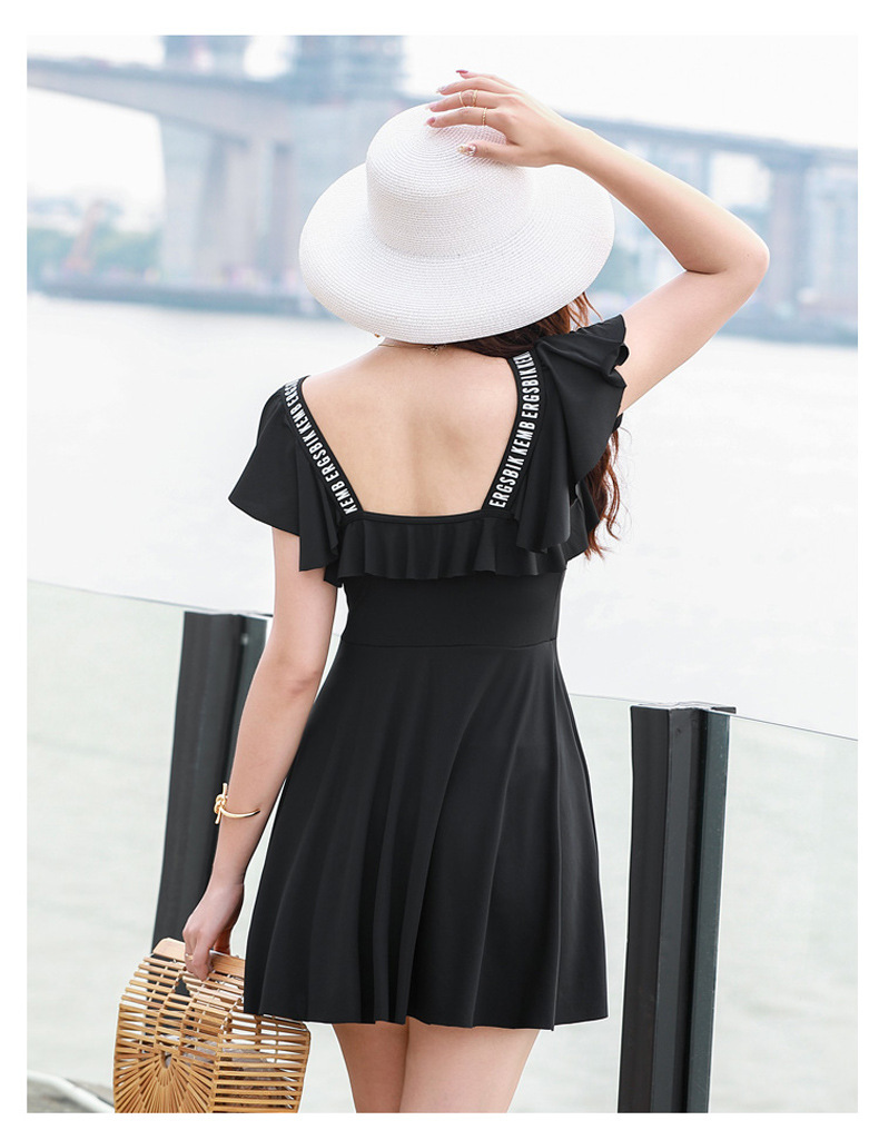 ชุดว่ายน้ำไซส์ใหญ่ 7xl พร้อมส่ง :ชุดว่ายน้ำคนอ้วนสีดำผูกโบว์ด้านหน้าแต่งสายอักษร มีกางเกงขาสั้นใส่ด้านในแบบสวยน่ารักมากๆจ้า:รอบอก44-54นิ้ว เอว42-52นิ้ว สะโพก46-58นิ้ว