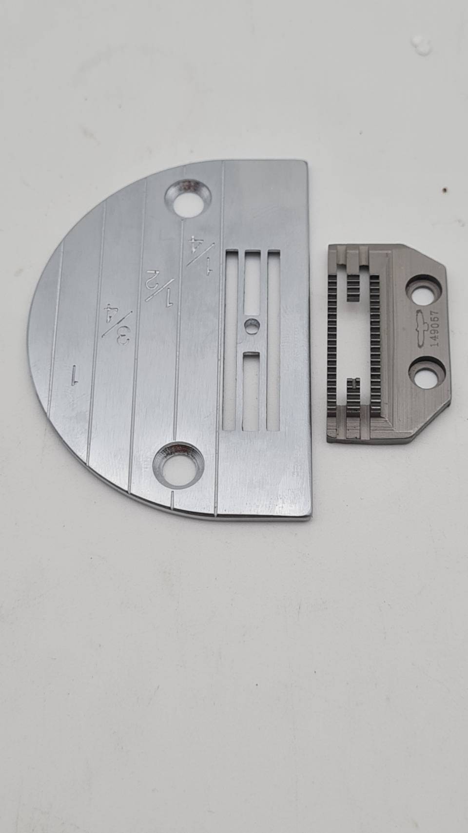 แป้นฟันจักรสำหรับจักรอุตสาหกรรมเข็มเดี่ยวสำหรับงานเย็บผ้าทั่วไป Plate Feed dog