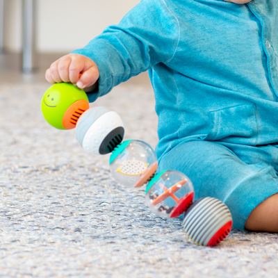 *แถมฟรี แปรงซิลิโคนสวมนิ้ว* Infantino ของเล่นเด็กเล็ก ลูกบอลกิจกรรมหนอนผีเสื้อ