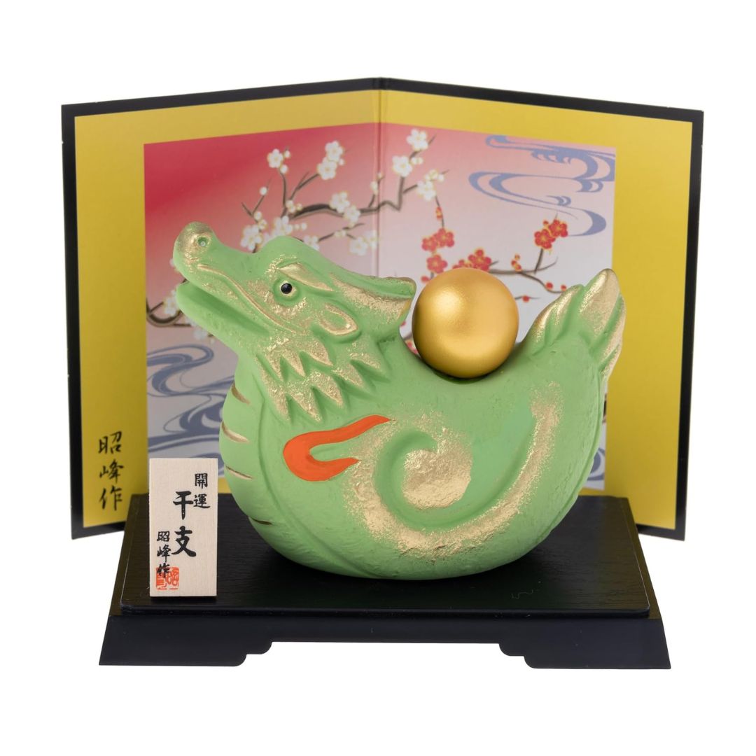 [PRE-ORDER] มังกรเขียว ลูกแก้วสีทอง บนหลังมังกร ของมงคลญี่ปุ่น ฮวงจุ้ยโต๊ะทำงาน เสริมโชคลาภ ปีมังกร นำเข้าจากญี่ปุ่น Dragon Zodiac 2024