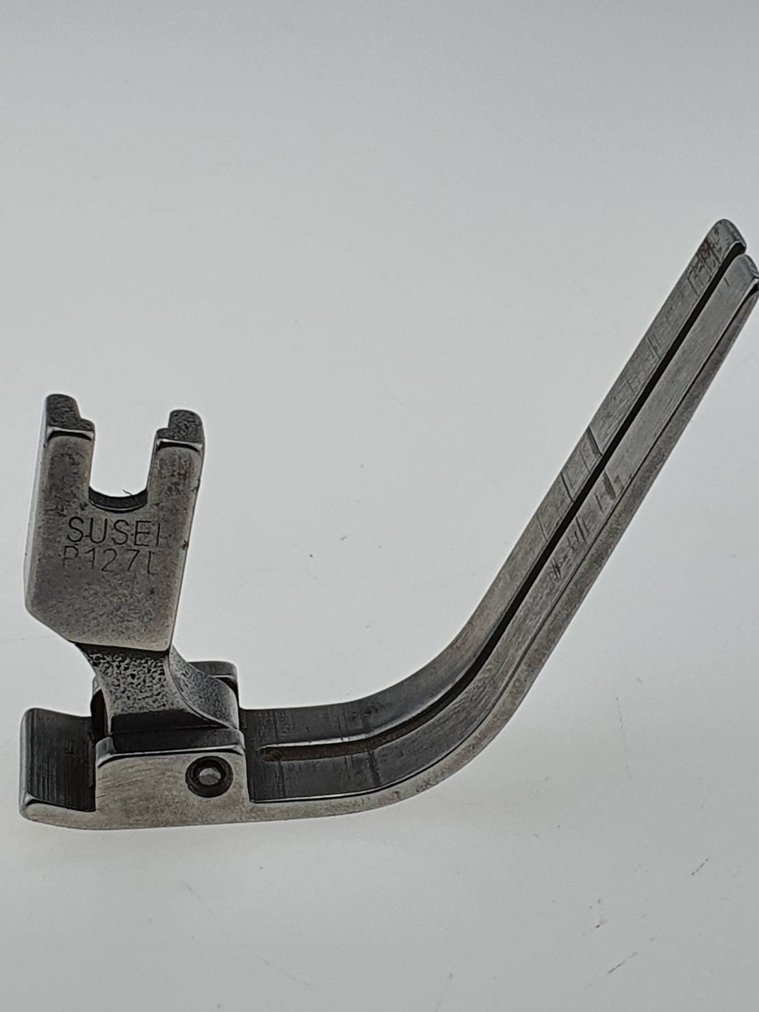 ตีนผีเย็บผ้าหนา ผ้าวน (P127L) สำหรับจักรเย็บผ้าอุตสาหกรรม ใช้งานง่าย เย็บดี วัสดุแข็งแรงทนทาน ใช้งานได้ยาวนาน