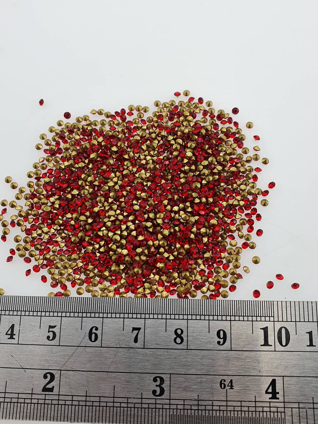 เพชรตูดแหลม เพชรก้นแหลม เพชรเทียม เพชรกระจก เพชรคริสตัล พลอยกระจก สีแดง ขนาดต่างๆ