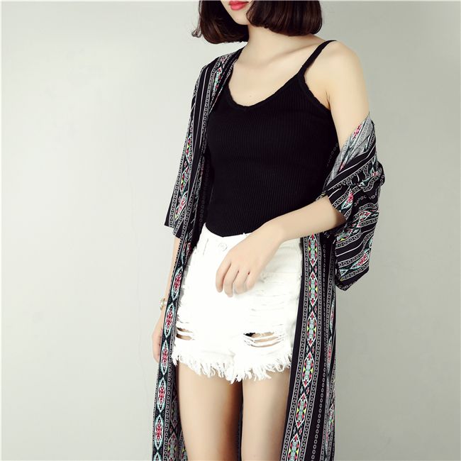 เสื้อคลุมแฟชั่น พร้อมส่ง : เสื้อคลุมสีดำแต่งลายสีสันสดใส แบบสวยมากจ้า