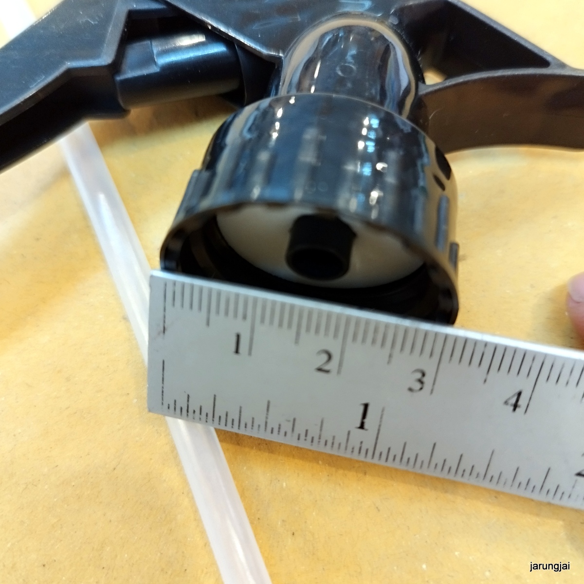 หัวฉีดสเปย์ สีดำ ฟีอกกี้ พร้อมหลอดอ่อน ยาว 26 ซม สวมขวดแอลกอฮอล์ได้