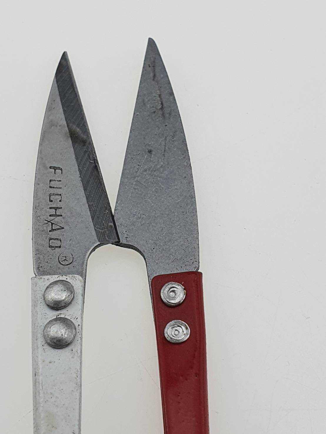 กรรไกรตัดด้าย กรรไกรก้ามปู กรรไกรขลิบด้ายกรรไกรสำหรับช่างเย็บผ้า และงาน DIY คมและใช้งานสะดวก