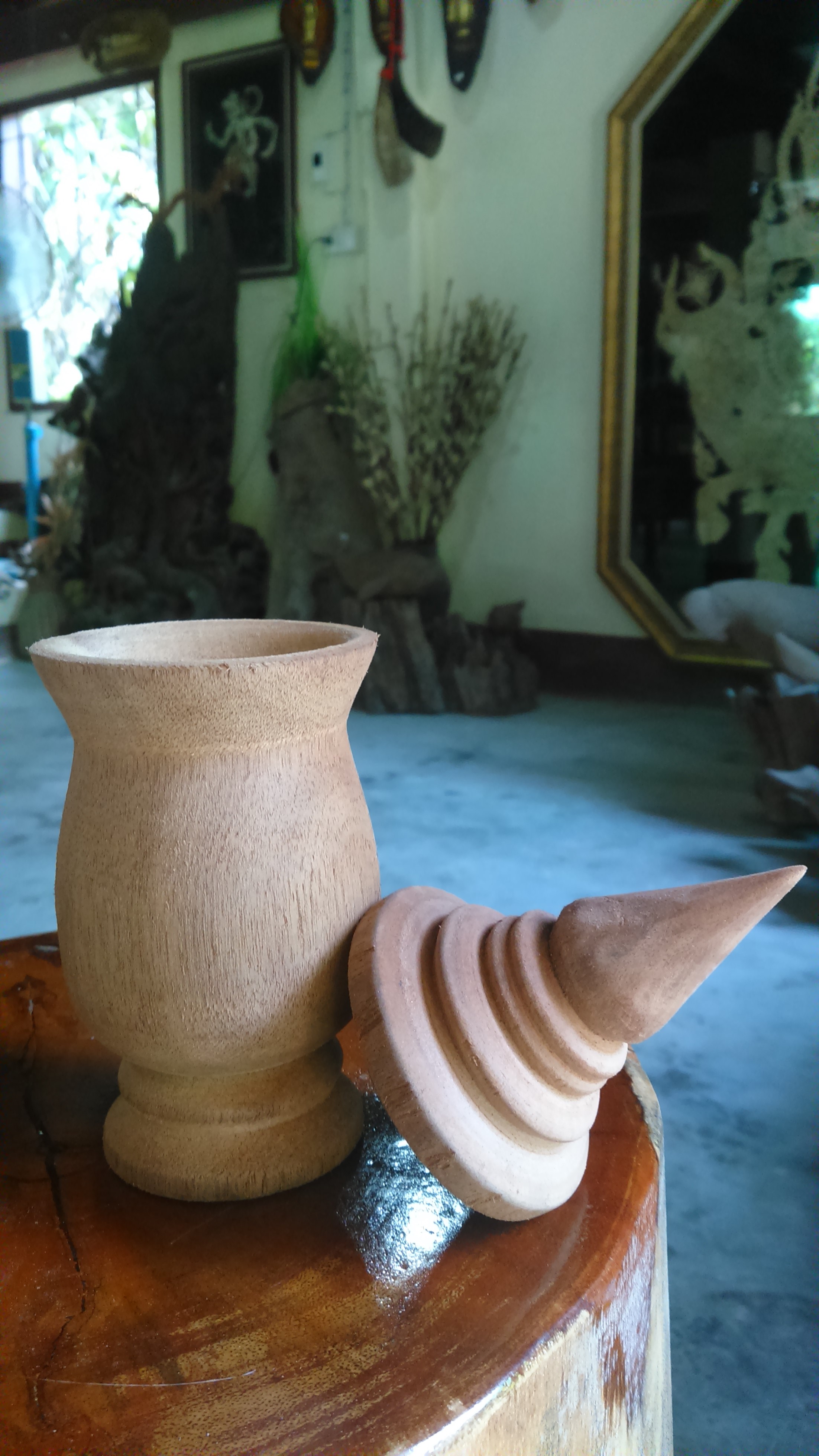 แจกันมีฝาปิดทรงชฏา ไม้เทพทาโร