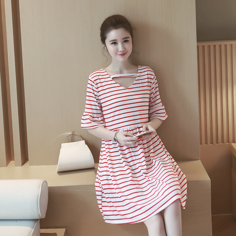 ชุดคลุมท้อง ลายขาว-แดง แขน3ส่วน มีเชือกผูกหลัง M,L,XL,XXL