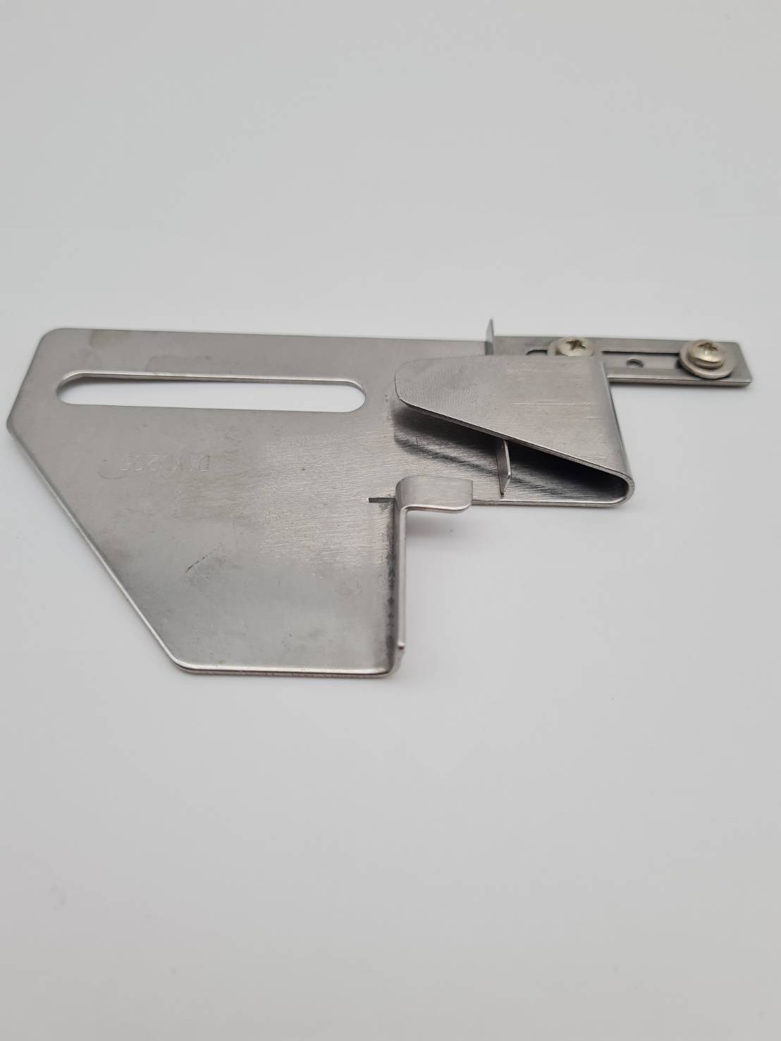 ซองพับชายจักรลาอุตสาหกรรมสำหรับจักรลาพื้นเรียบ พับชายผ้า ชายเสื้อยืด สามารถประยุกต์ ใช้กับจักรอุตสาหกรรมเข็มเดี่ยว ได้