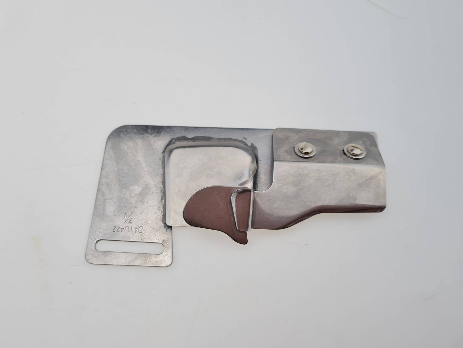 ซองกุ๊นต่อสาบหลังเสื้อ สำหรับจักรเย็บผ้าอุตสาหกรรมเข็มเดี่ยว สำหรับต่อผ้า 3 ชิ้น เข้าด้วยกัน