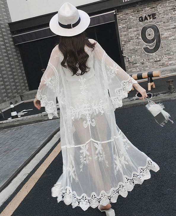 เสื้อคลุมแฟชั่น พร้อมส่ง : เสื้อคลุมสีขาวแต่งผ้าลูกไม้ แบบสวยมากจ้า