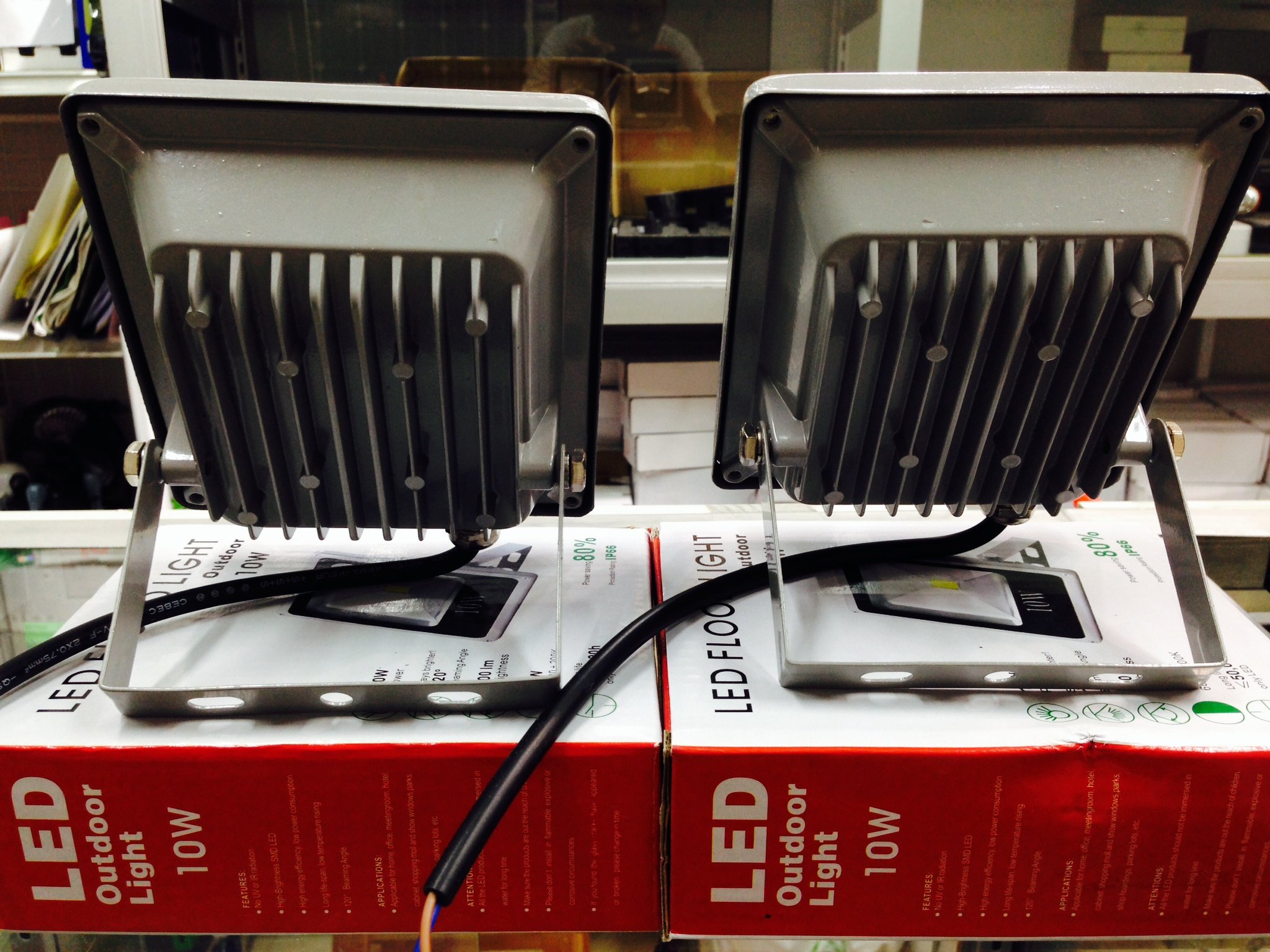12v 10W (สีเหลือง) ไฟสปอร์ตไลท์ IP66 ใช้ภายนอกอาคาร